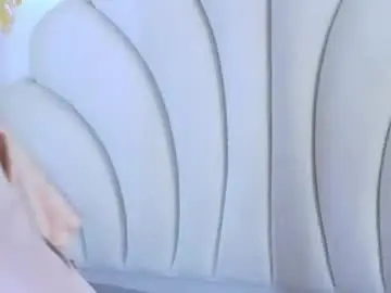 Chaturbate Live Sex Cam of melaniecooperr