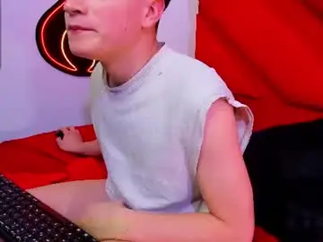 Chaturbate Best live sex cam show of chris18red