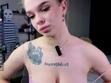 Chaturbate Free Porn Cam of cloverfarewell