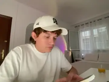 Chaturbate Live Sex Cam of anddres_boss