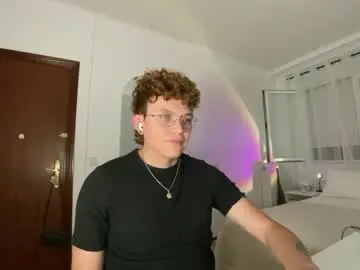 Chaturbate Best live sex cam show of anddres_boss