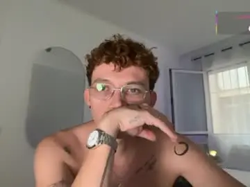 Chaturbate Live Sex Cam of anddres_boss