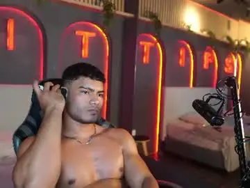 Chaturbate Live Sex of andrewcollen