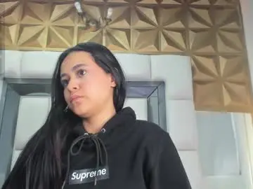 Chaturbate Live Sex Cam of stefanny_lopez19