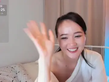 Chaturbate Watch Live Sex Cams of amiliyan