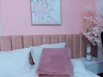 Chaturbate Live Sex Cam of clhoelux