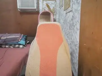 Chaturbate Live Sex Cam of urasian_cherrymae