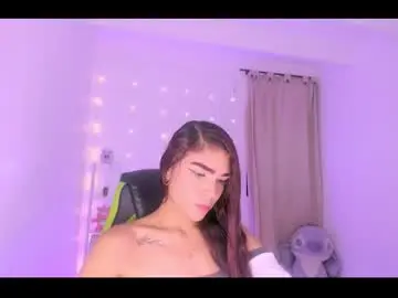 Chaturbate Live Sex of charlotteee_02