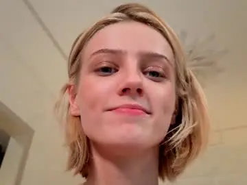 Chaturbate Nude Webcam of evangel111