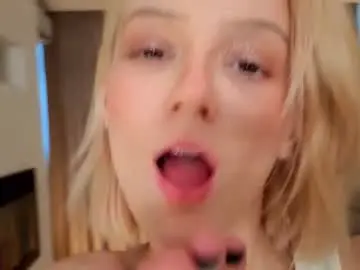 Chaturbate Watch Live Sex Cams of evangel111