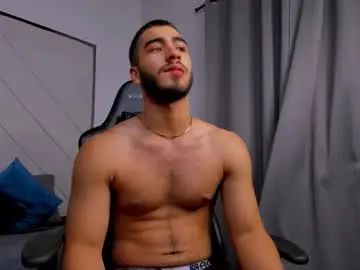 Chaturbate Free Porn Cam of francobanderas1