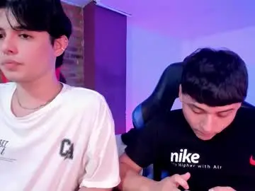 Chaturbate Live Sex Cam of handsomeboys19