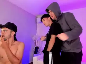 Chaturbate Adult Webcams of handsomeboys19