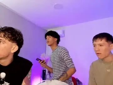 Chaturbate Live Sex Cam of handsomeboys19