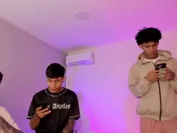 Chaturbate Free Porn Cam of handsomeboys19