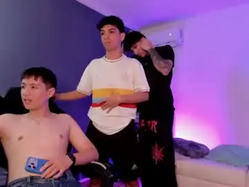 Chaturbate Private Sex Chat of handsomeboys19