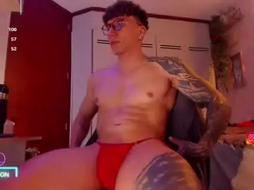 Chaturbate Watch Live Sex Cams of thomas_fuckboy