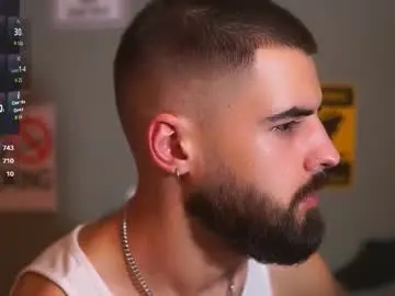 Chaturbate Free Porn Cam of hairyrobxxx