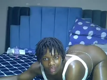 Chaturbate Live Sex Cam of melanin_moon