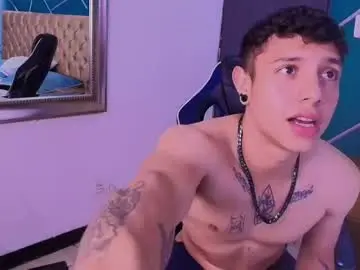 Chaturbate Watch Live Sex Cams of hennesyy_