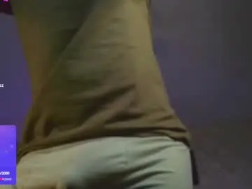 Chaturbate Best live sex cam show of emveeboy96