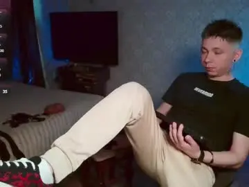 Chaturbate Free Porn Cam of emveeboy96