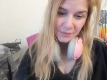 Chaturbate Private Sex Chat of artsyandcraftsy_