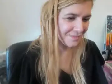 Chaturbate Free Live Porn of artsyandcraftsy_