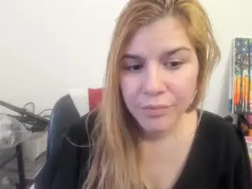 Chaturbate Free Porn Cam of artsyandcraftsy_