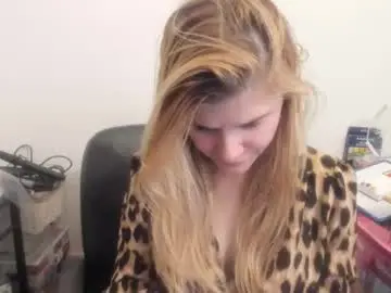 Chaturbate Live Porn of artsyandcraftsy_