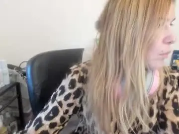 Chaturbate Nude Webcam of artsyandcraftsy_