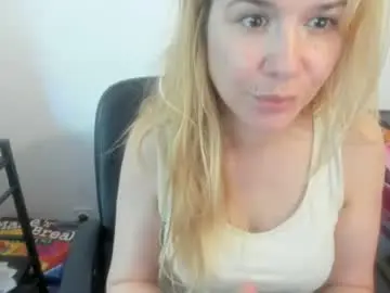 Chaturbate Adult Video Chat of artsyandcraftsy_