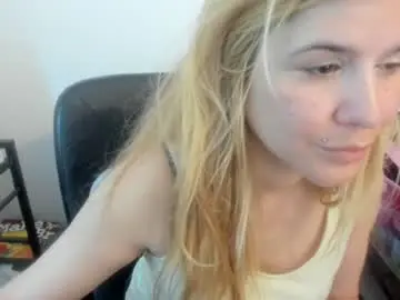 Chaturbate Live Porn of artsyandcraftsy_