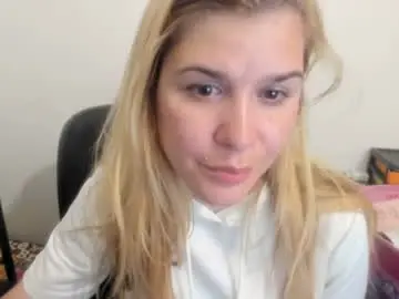 Chaturbate Best Webcam of artsyandcraftsy_