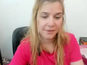 Chaturbate Free Live Porn of artsyandcraftsy_