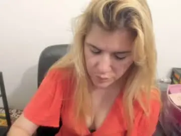 Chaturbate Sex Cam of artsyandcraftsy_
