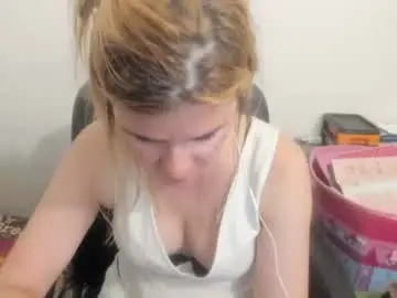 Chaturbate Free Porn Cam of artsyandcraftsy_