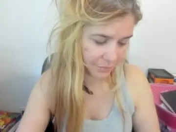 Chaturbate Free Porn Cam of artsyandcraftsy_
