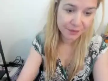 Chaturbate Nude Webcam of artsyandcraftsy_