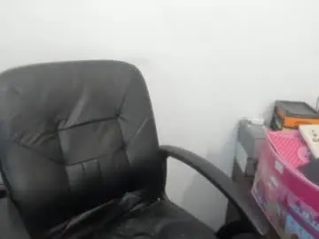 Chaturbate Free Live Porn of artsyandcraftsy_