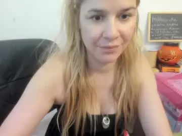 Chaturbate Sex Cam of artsyandcraftsy_