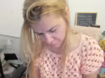 Chaturbate Free Live Porn of artsyandcraftsy_