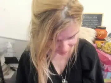 Chaturbate Watch Live Sex Cams of artsyandcraftsy_