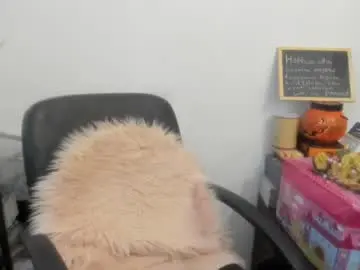 Chaturbate Private Sex Chat of artsyandcraftsy_