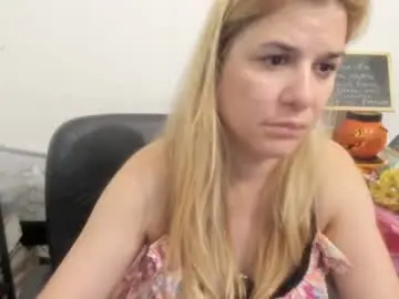 Chaturbate Nude Webcam of artsyandcraftsy_
