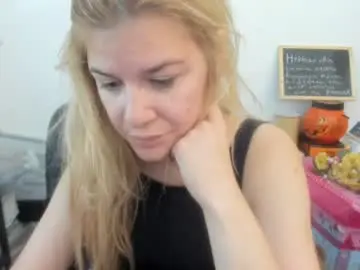 Chaturbate Sex Chat of artsyandcraftsy_