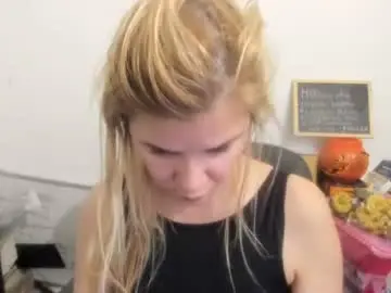 Chaturbate Sex Chat of artsyandcraftsy_
