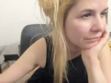 Chaturbate Adult Video Chat of artsyandcraftsy_