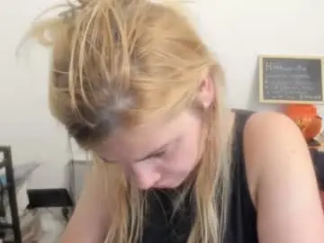 Chaturbate Live Porn of artsyandcraftsy_