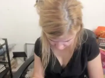 Chaturbate Adult Video Chat of artsyandcraftsy_